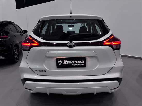 NISSAN-KICKS-2023