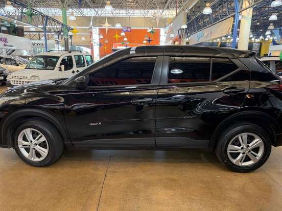 NISSAN-KICKS-2023