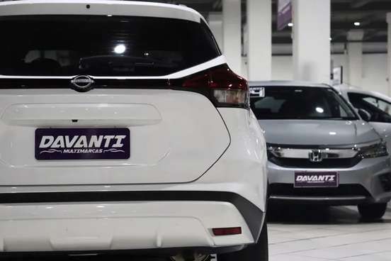 NISSAN-KICKS-2023
