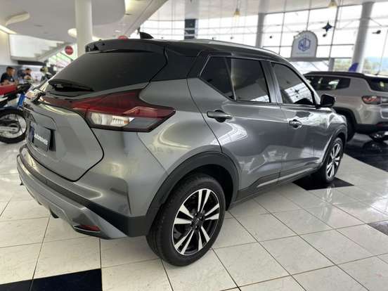 NISSAN-KICKS-2023