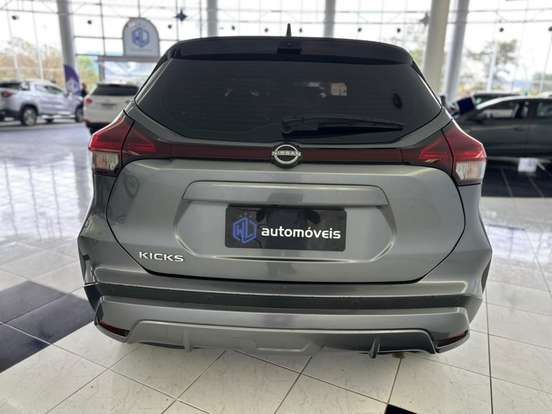 NISSAN-KICKS-2023