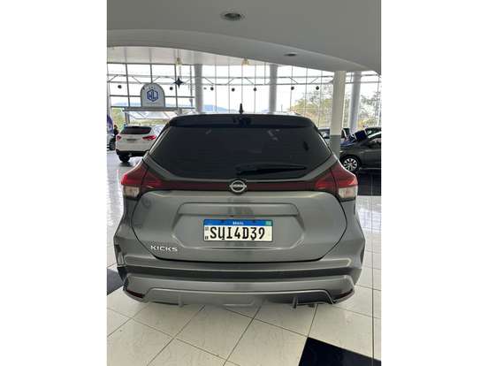 NISSAN-KICKS-2023