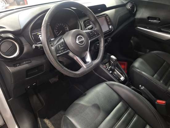 NISSAN-KICKS-2023