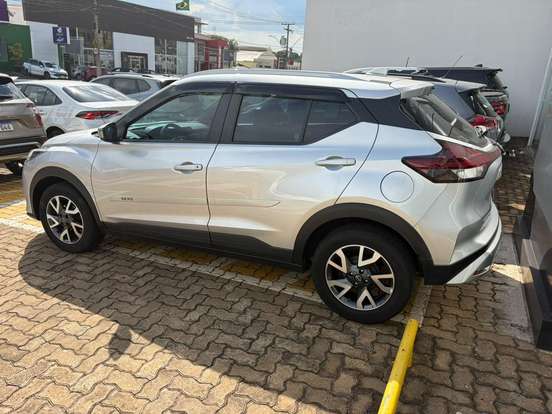 NISSAN-KICKS-2024
