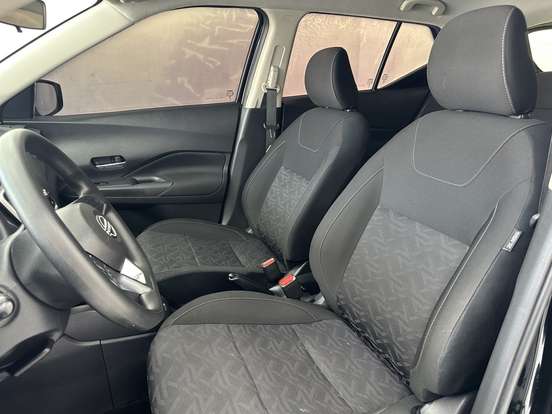 NISSAN-KICKS-2023