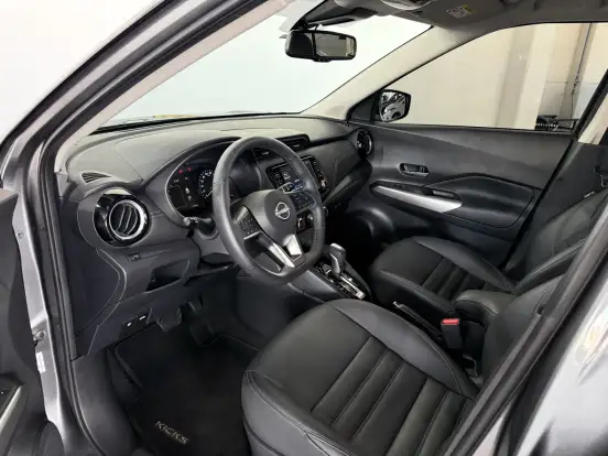 NISSAN-KICKS PLAY-2025