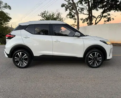 NISSAN-KICKS PLAY-2025