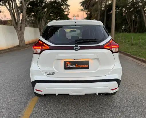 NISSAN-KICKS PLAY-2025