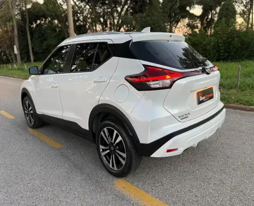 NISSAN-KICKS PLAY-2025