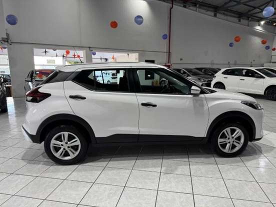 NISSAN-KICKS PLAY-2025