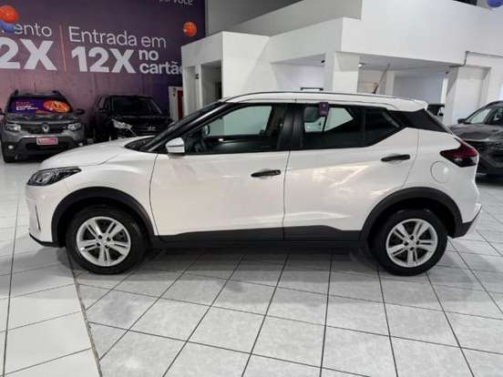 NISSAN-KICKS PLAY-2025