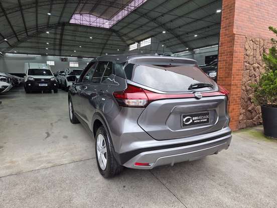 NISSAN-KICKS PLAY-2025