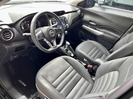 NISSAN-KICKS PLAY-2025