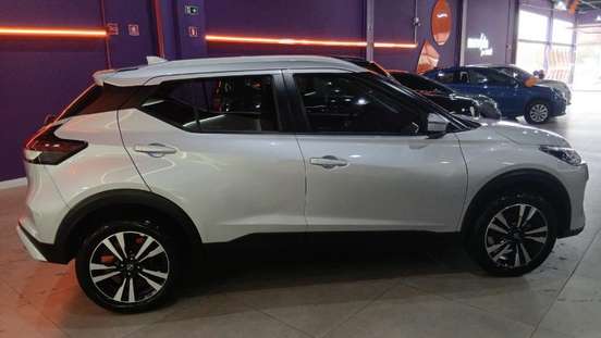 NISSAN-KICKS PLAY-2025