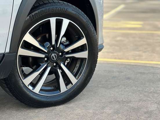 NISSAN-KICKS PLAY-2025