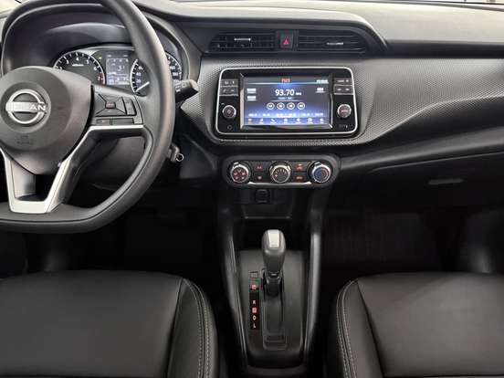 NISSAN-KICKS PLAY-2025