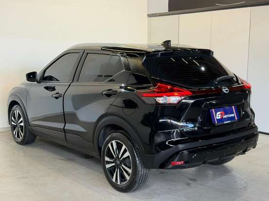 NISSAN-KICKS PLAY-2025