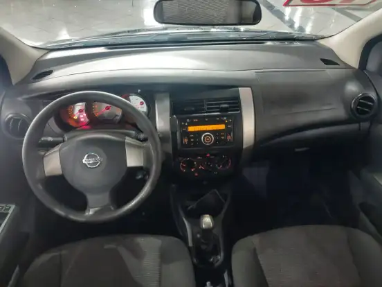 NISSAN-LIVINA-2012