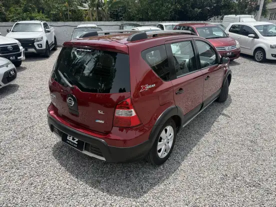 NISSAN-LIVINA-2012