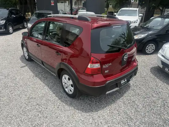 NISSAN-LIVINA-2012