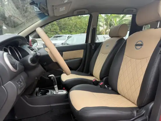 NISSAN-LIVINA-2012