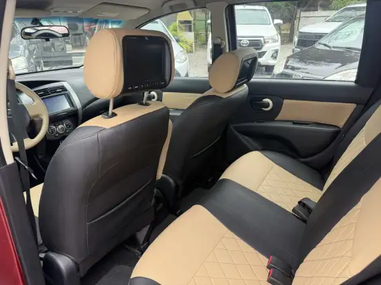 NISSAN-LIVINA-2012