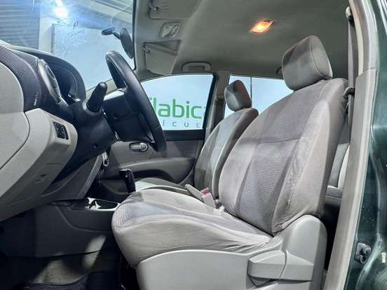 NISSAN-LIVINA-2009