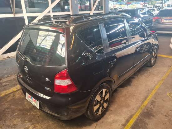 NISSAN-LIVINA-2011
