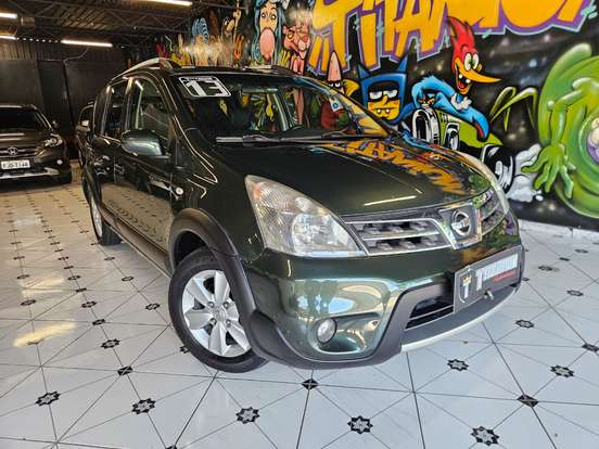 NISSAN-LIVINA-2012