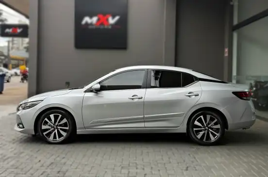 NISSAN-SENTRA-2023