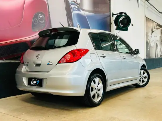 NISSAN-TIIDA-2011