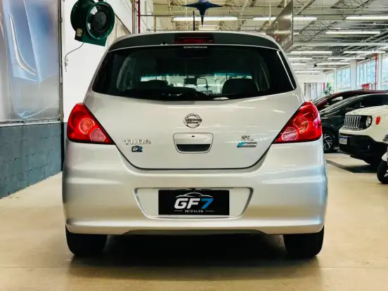 NISSAN-TIIDA-1.8 SL 16V FLEX 4P AUTOMÁTICO NISSAN-TIIDA-2011