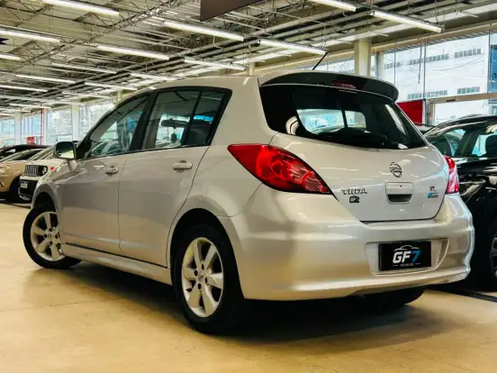 NISSAN-TIIDA-2011