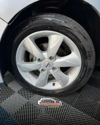 NISSAN-TIIDA-2010