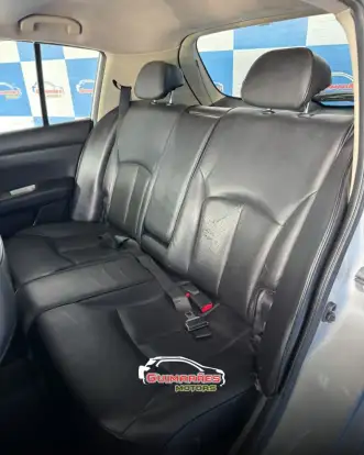 NISSAN-TIIDA-2010