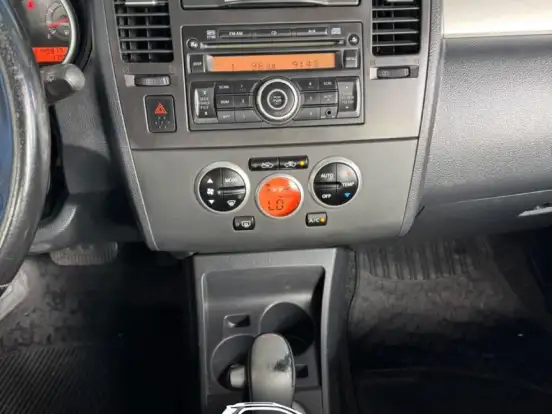 NISSAN-TIIDA-1.8 SL 16V FLEX 4P AUTOMÁTICO NISSAN-TIIDA-2010