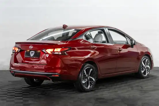 NISSAN-VERSA-2023