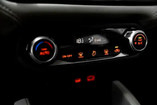 NISSAN-VERSA-2023
