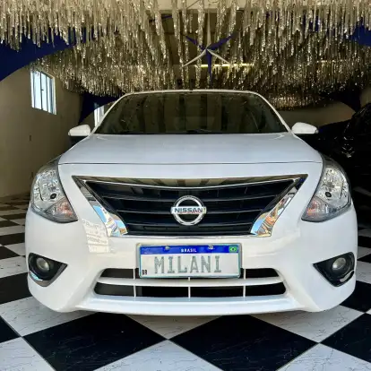NISSAN-VERSA-2017