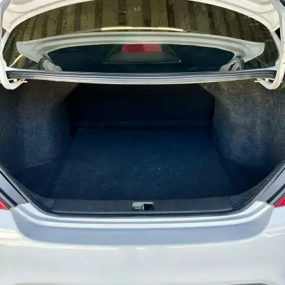 NISSAN-VERSA-2017
