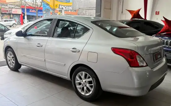 NISSAN-VERSA-1.6 16V FLEX SV 4P XTRONIC NISSAN-VERSA-2017