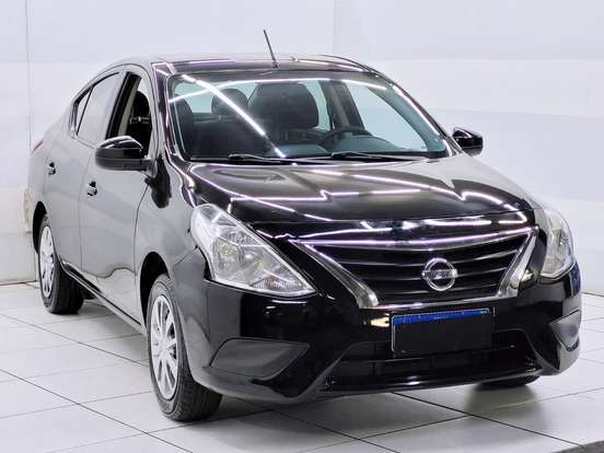 NISSAN-VERSA-2017