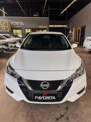 NISSAN-VERSA-2020