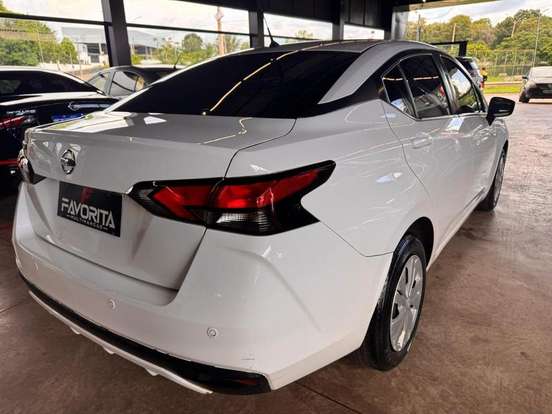 NISSAN-VERSA-2020
