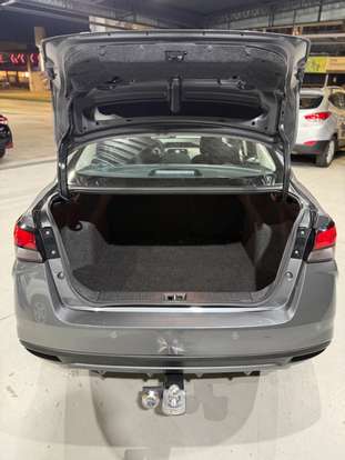 NISSAN-VERSA-2021