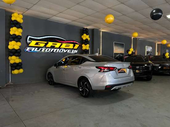 NISSAN-VERSA-2023