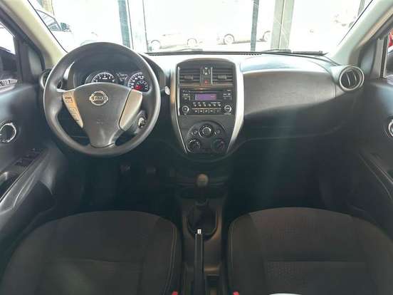NISSAN-VERSA-2015