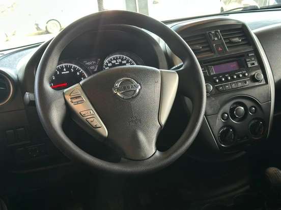 NISSAN-VERSA-2015