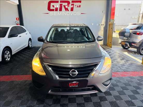 NISSAN-VERSA-2020