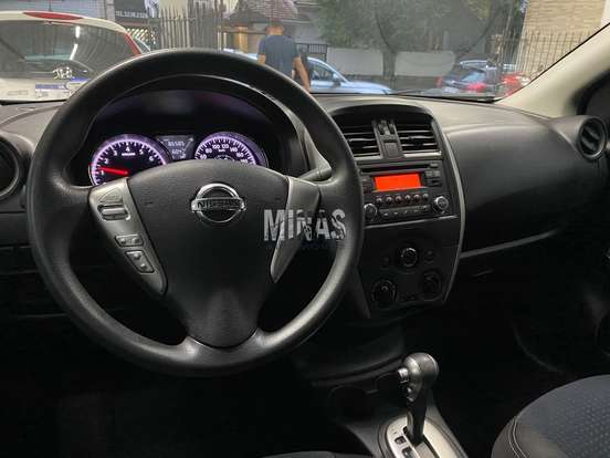 NISSAN-VERSA-2018